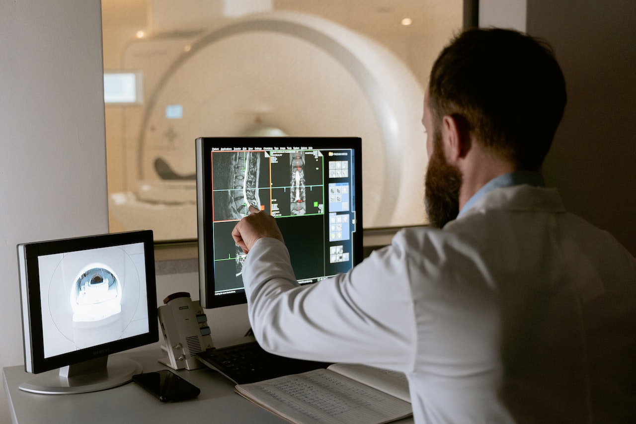 Computer controlling MRI Scanner